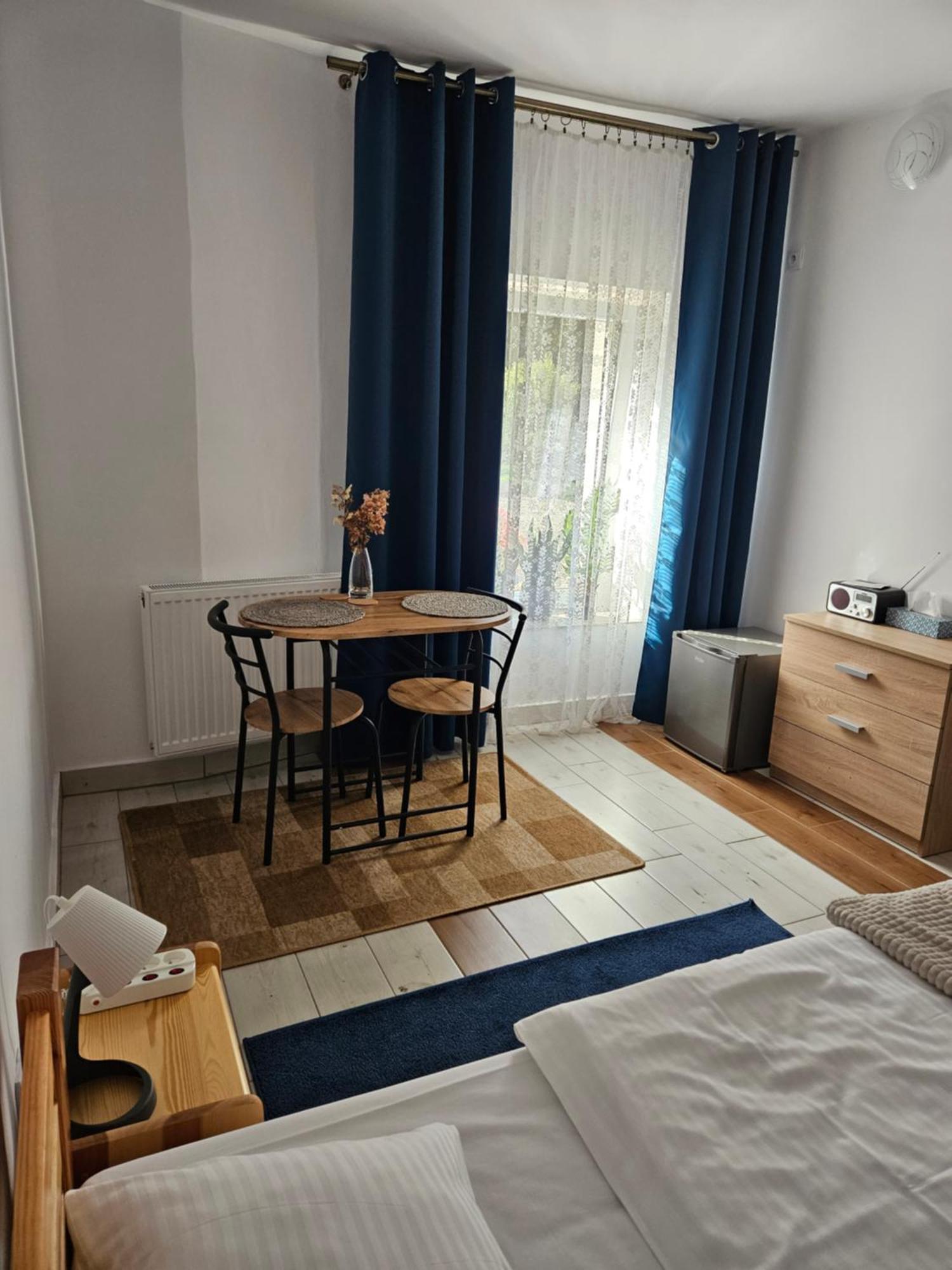 Noclegi U Przewodnikow - Zwiedzaczek Lubawka Pokoj fotografie